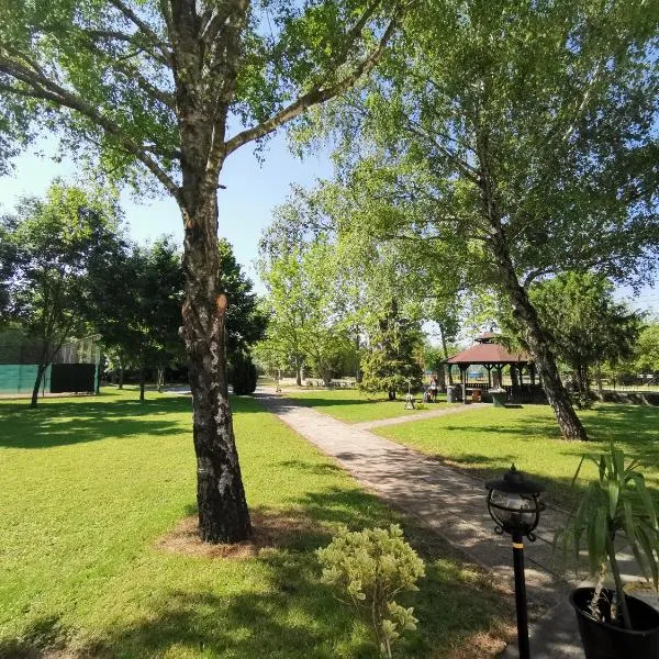 Laguna Panzió, hotel v mestu Gárdony
