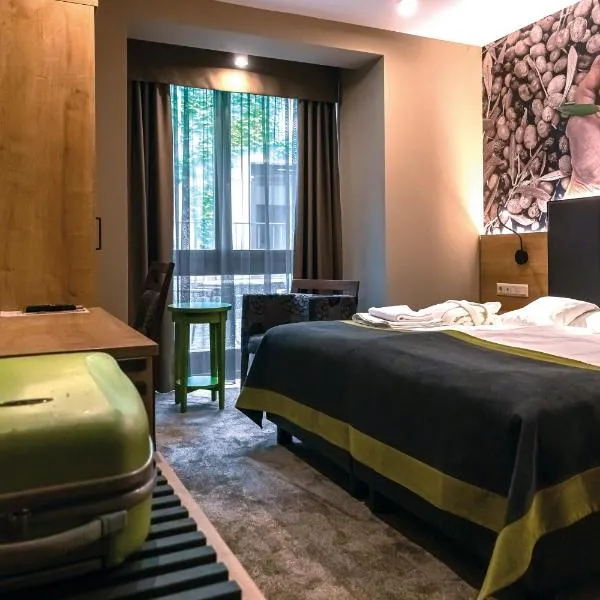 Oliva Hotel, hotell i Veszprém