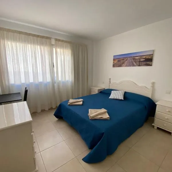 Nice rooms in a shared apartment in the centre of Corralejo Habitaciones en piso compartido, hotell Corralejos