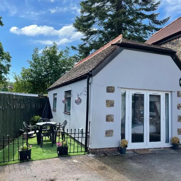 Ty Mynydd Lodge Holiday Home, hotel in Cardiff