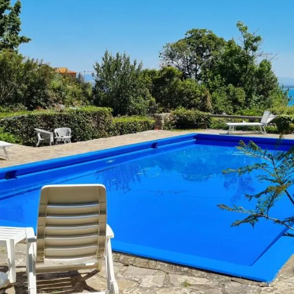 Navarro Hill Resort, hotell sihtkohas Porto Santo Stefano