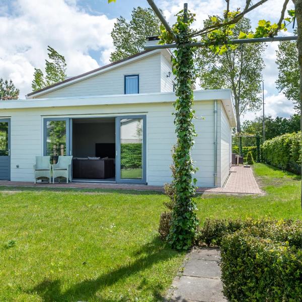 Spacious detached holiday home