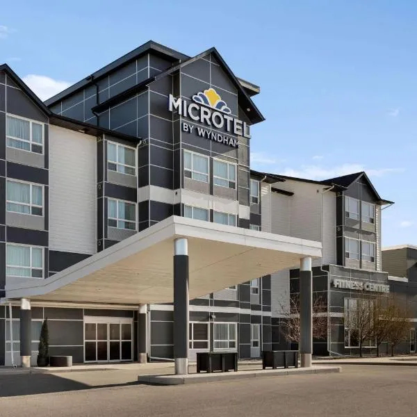 Microtel Inn and Suites by Wyndham Weyburn, hotel in Weyburn