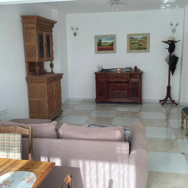 Kussmann Appartment, hôtel à Varna