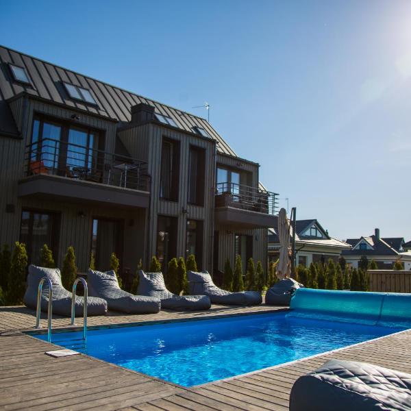 Lilly Apartment with Pool and Terrace