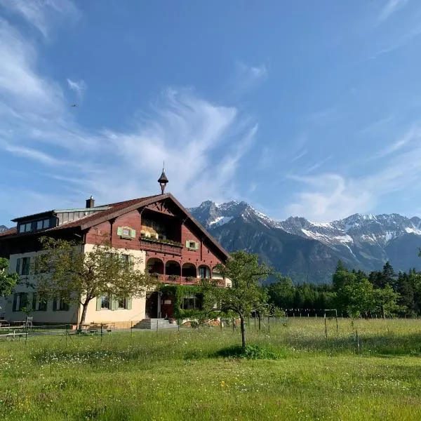 Landhotel Gasthof Eichhof Natters, hotel v destinaci Innsbruck
