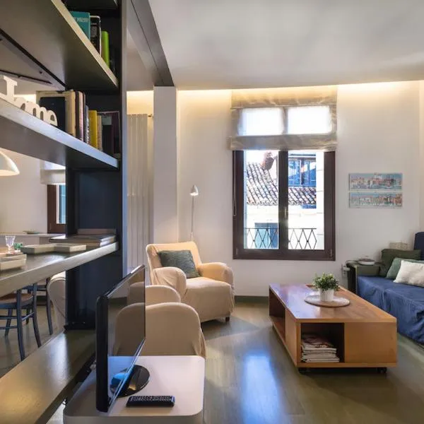 MANSARDINA - 1 min from Accademia - duplex stylish and cosy, hotel in Venice