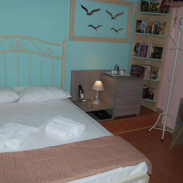 LUXURY TRADITIONAL ROOM The Small Bookstore, hotel v destinácii Kyllini