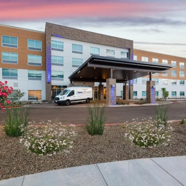 Holiday Inn Express & Suites - Phoenix - Airport North by IHG、フェニックスのホテル