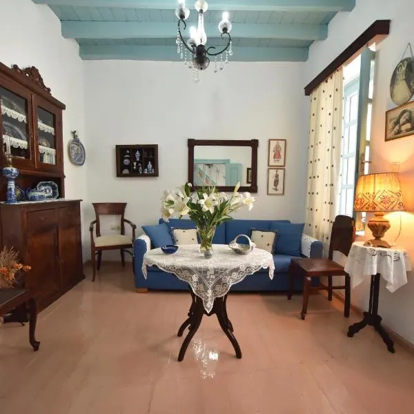 Traditional house by the sea, hotel en Mandrakion