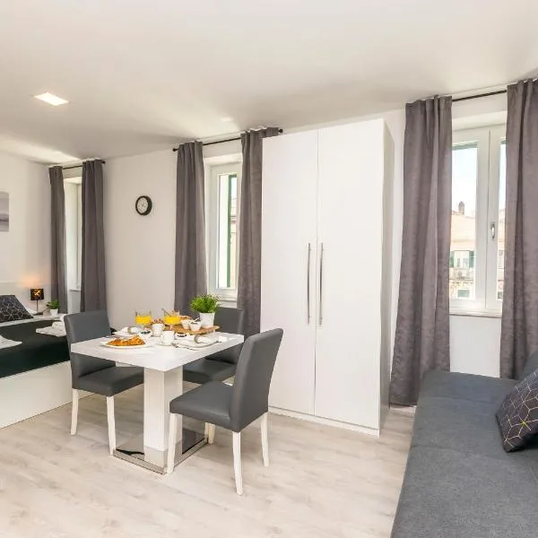Apartments and Rooms Adriatic Suites, Hotel in Šibenik