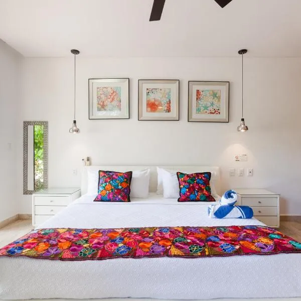 Mexican style studio with free Spa & Gym access，位于图卢姆的酒店