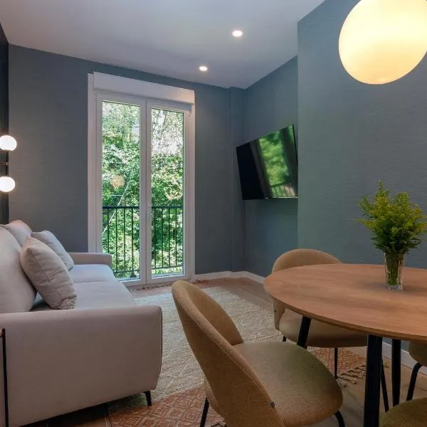 BIG 4 ROOMS in a Centric Home Parking Included, Hotel in San Sebastián