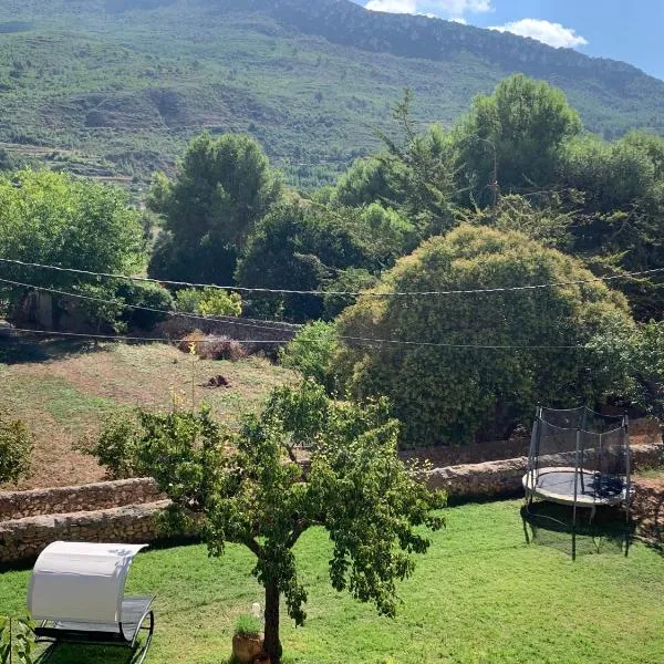 Ca L'Esquelleta casa rural by El Secret de la Conca, hotel di Vilavert