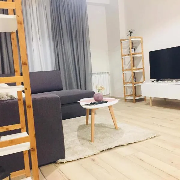 Sol's M2 White Modern Apartments, hotel in Tbilisi City