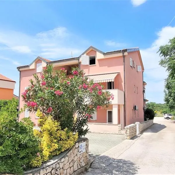 Guest House Jasna, hotell sihtkohas Novalja