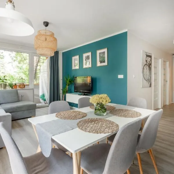 Sun House Apartment + free parking, hotel in Wrocław