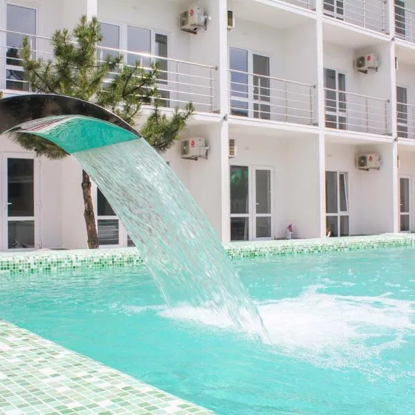 OSTRIV Hotel, hotel di Zatoka