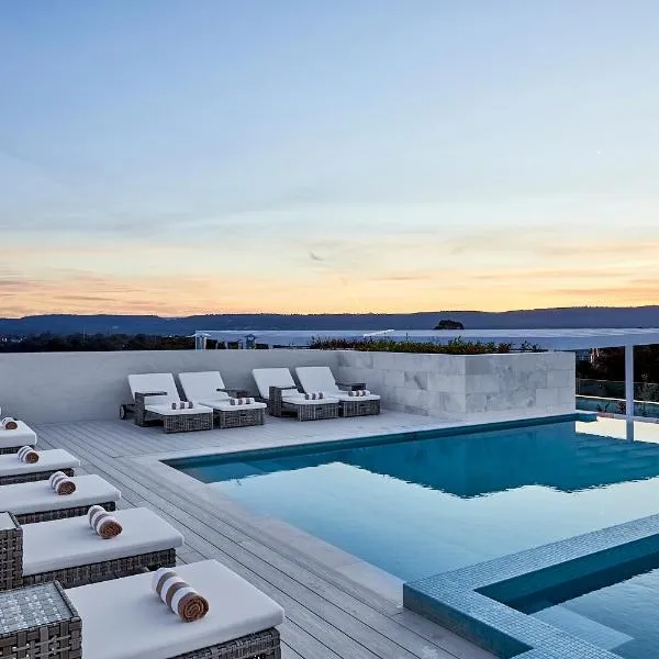 Astina Suites, Penrith, hotel in Penrith