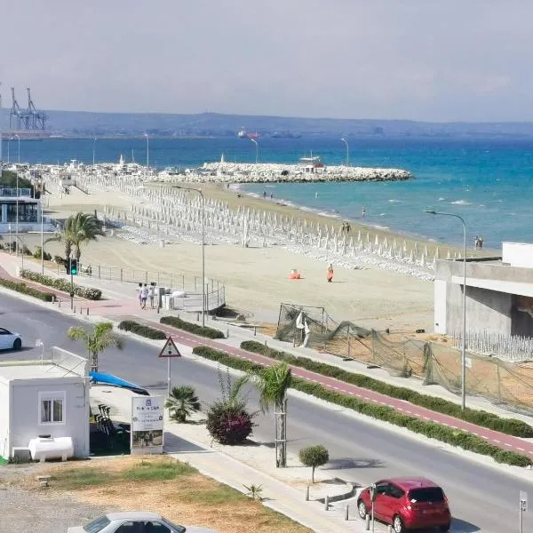 Sea-Esta Seaview Apartment, 200 meters to the beach, хотел в Ларнака