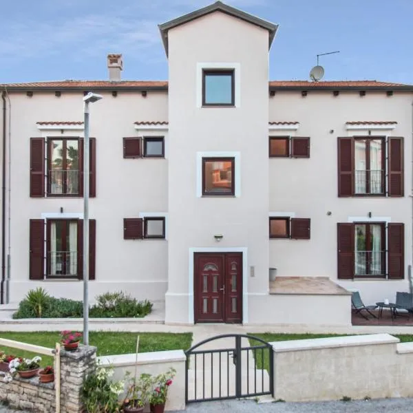 Apartments Villa Alba II, hotel in Poreč