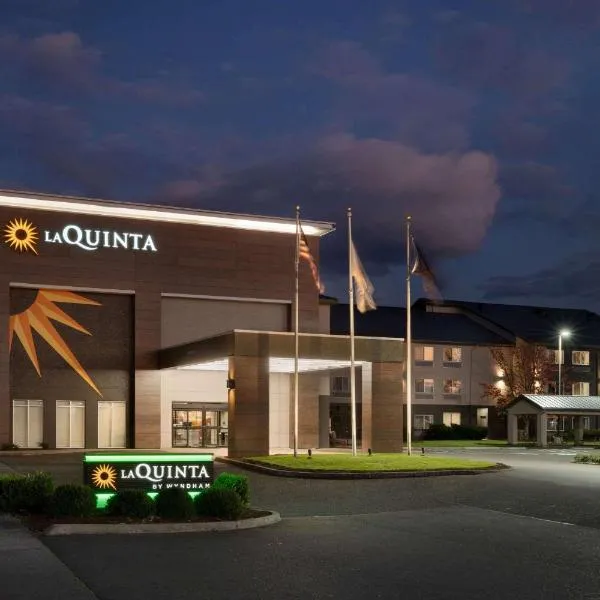 La Quinta Inn & Suites by Wyndham Springfield, hotell sihtkohas Springfield