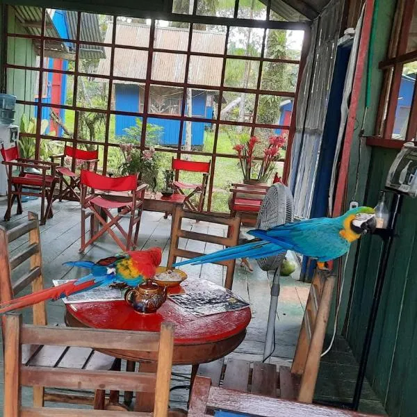 Cabañas alto del aguila, hótel í Puerto Nariño