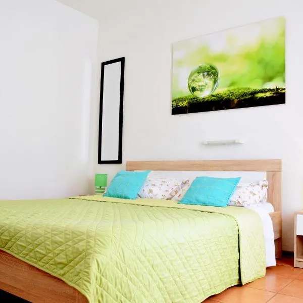 Rooms Vilma close to Rab City, hotel in Rab