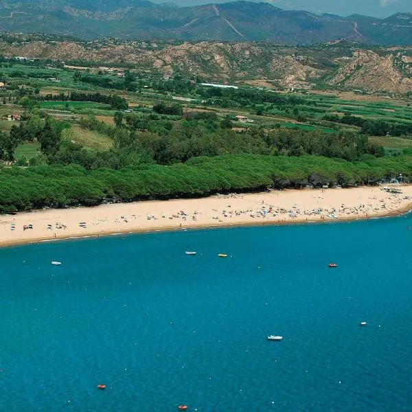 Happy Camp Mobile Homes in Camping Iscrixedda, hotell sihtkohas Lotzorai