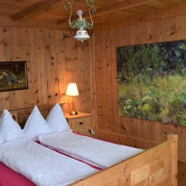 Chasa Sassalba, hotel a Lü