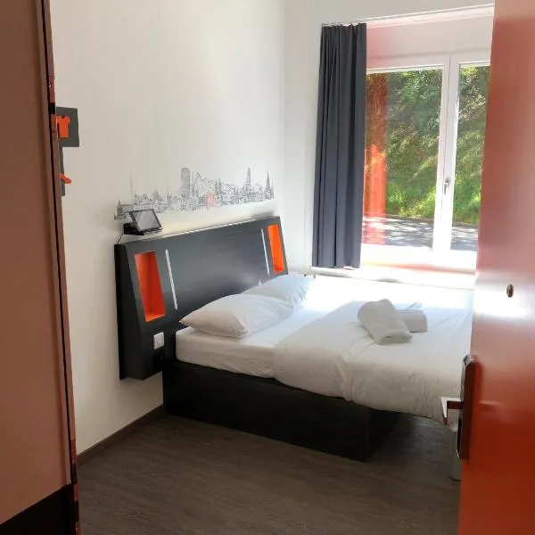 easyHotel Zürich West, hotel em Zurique