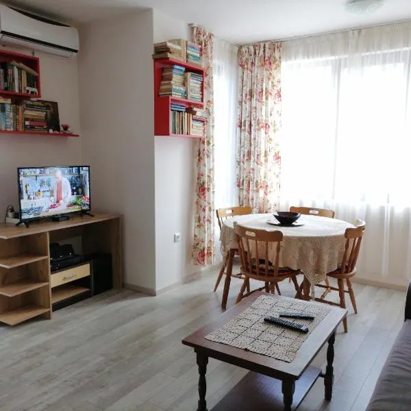 White home-apartament, Hotel in Burgas