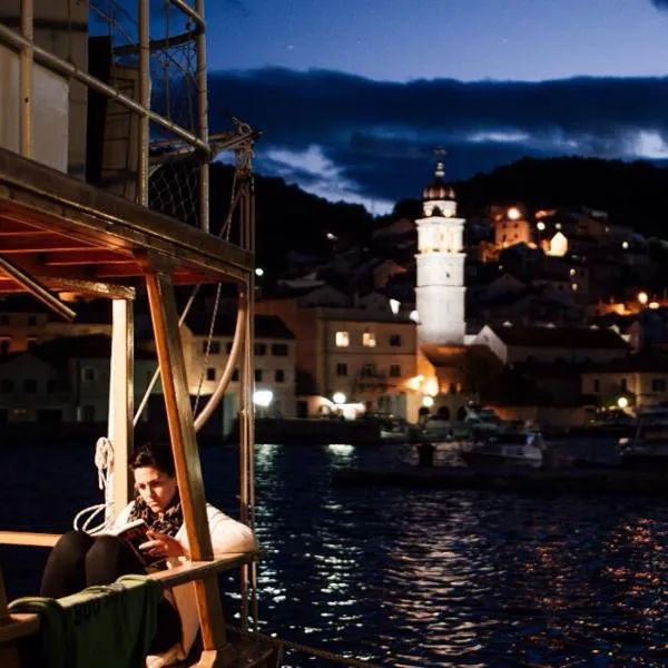 Lovely botel Mala Kate in river Cetina, hotel sa Omiš