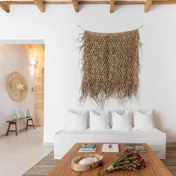 S'Enclova Petit Hotel, hotel in Ciutadella