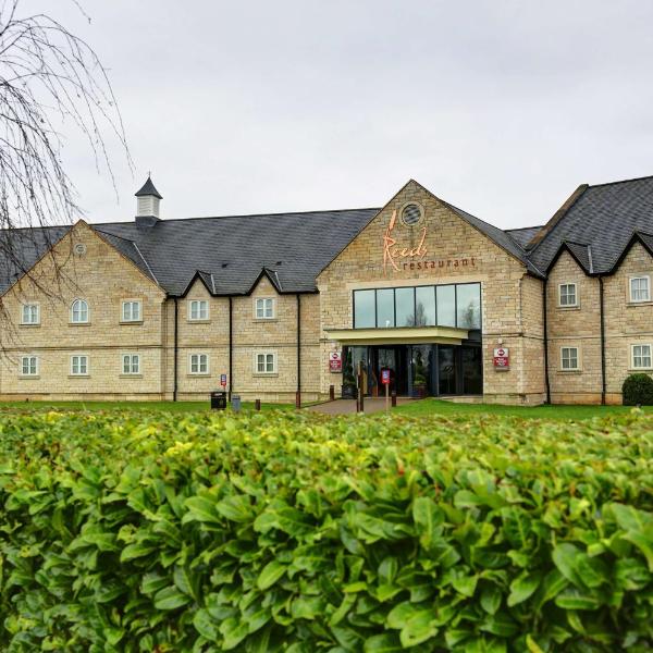 Best Western Plus Pastures Hotel