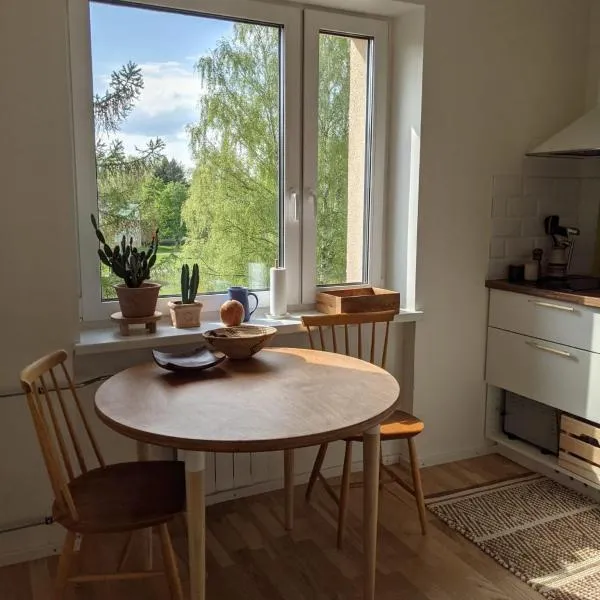 Õdus korter roheluses - A cozy apartment in a greenery - contactless check-in, hotell Põlvas