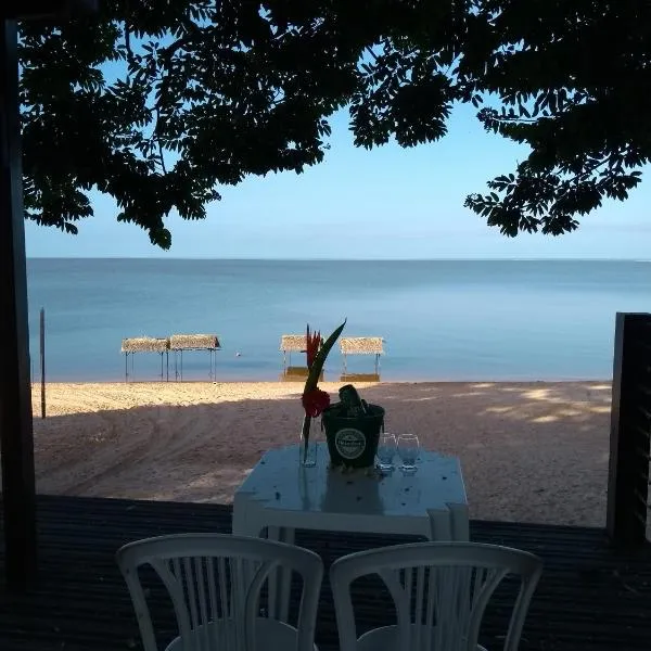 Chalés Casa de Vidro, hotel in Alter do Chao