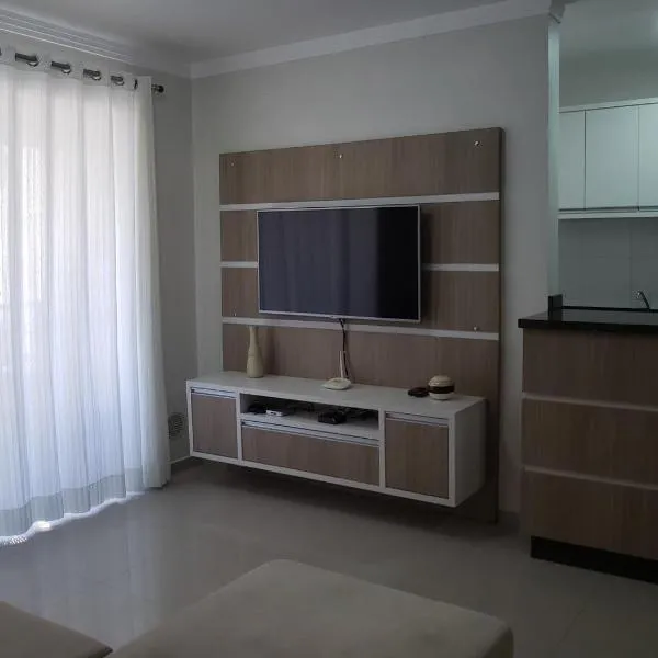 Excelente apto 3 quartos em Bombas, 100 metros do mar e 2 vagas de garagem, hotel a Bombinhas