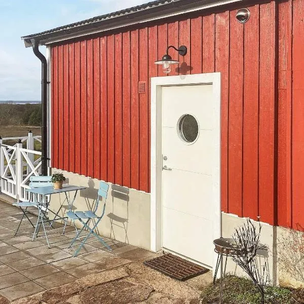 4 person holiday home in FÄRJESTADEN, Hotel in Färjestaden