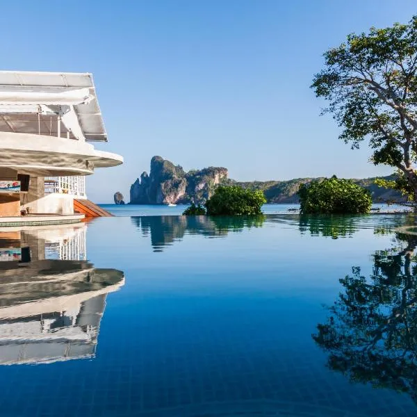 PP Charlie Beach Resort, hotel in Phi Phi Islands