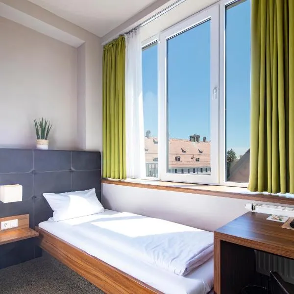 JOESEPP´S HOTEL am Schweizerberg, ξενοδοχείο σε Μέμινγκεν