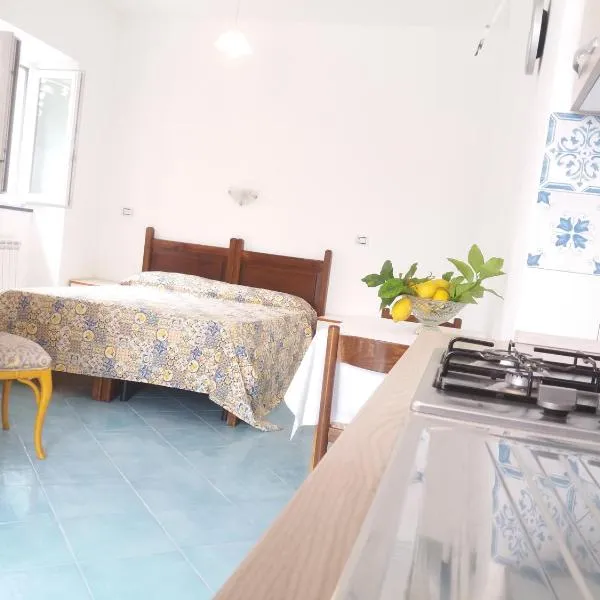 GRomano Apartments, hotel in Ischia