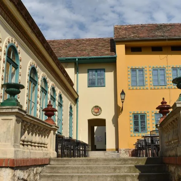 Zsolnay Negyed Vendégháza, ξενοδοχείο στο Πετς