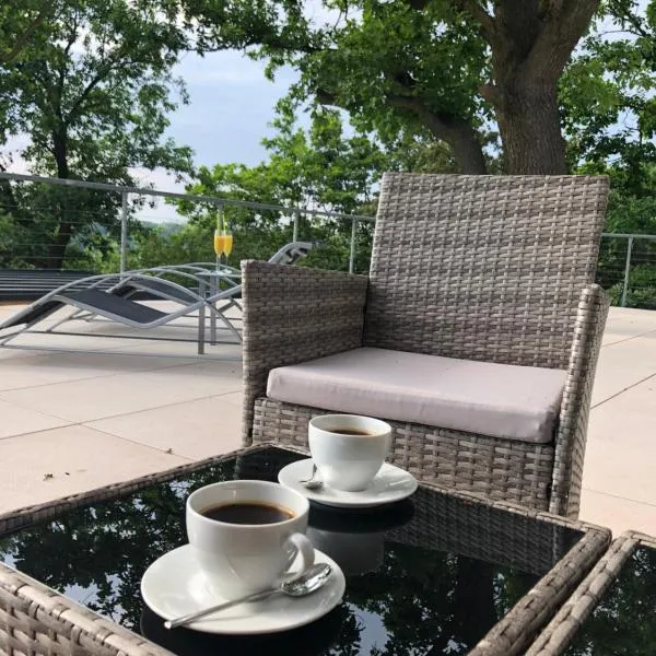 Apartmán - D - Vyhlídka nad řekou, hotel v destinaci Zdiby