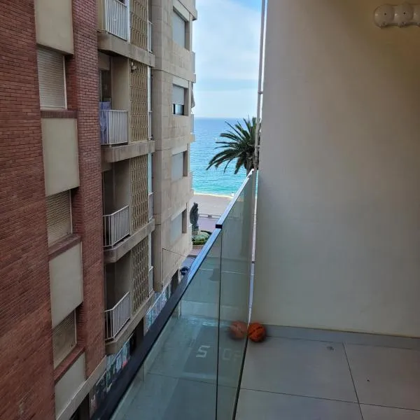 Delante del Mar, ξενοδοχείο στο Λορέτ Ντε Μαρ