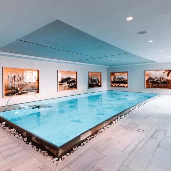 Boutique Hotel Nives - Luxury & Design in the Dolomites, hotel in Selva di Val Gardena