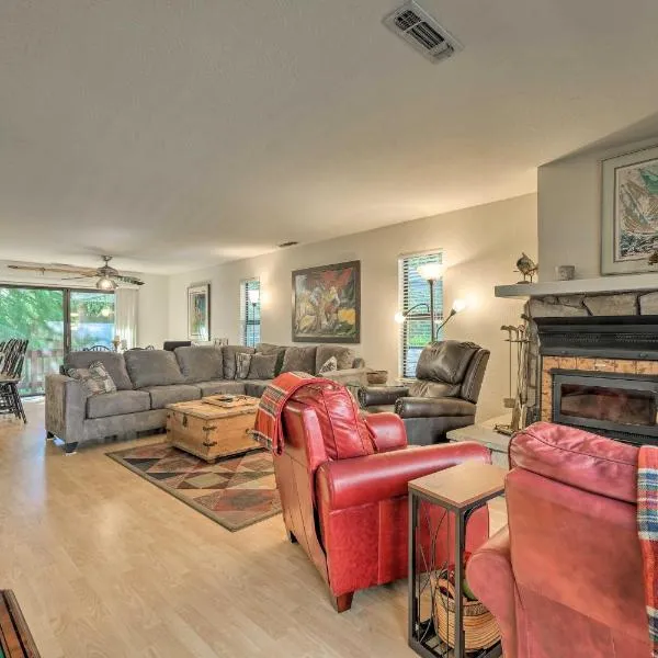 Pine Mountain Lake Haven with Spacious Deck!, hotel in Groveland