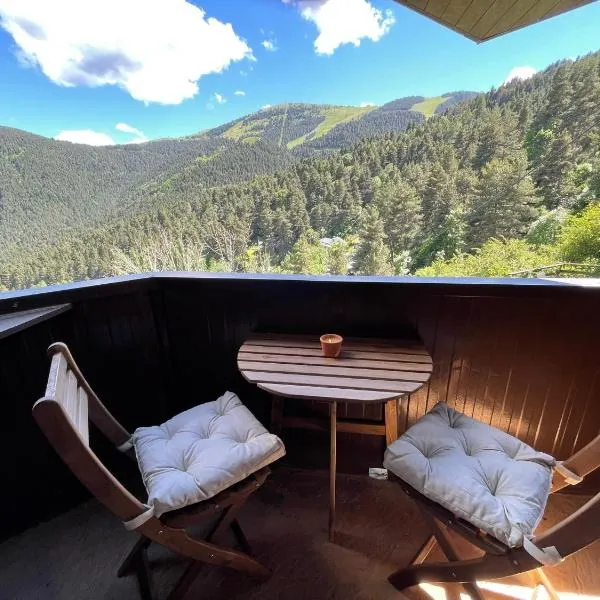 Apartament a La Molina, grans vistes, llar de foc, מלון בלה מולינה