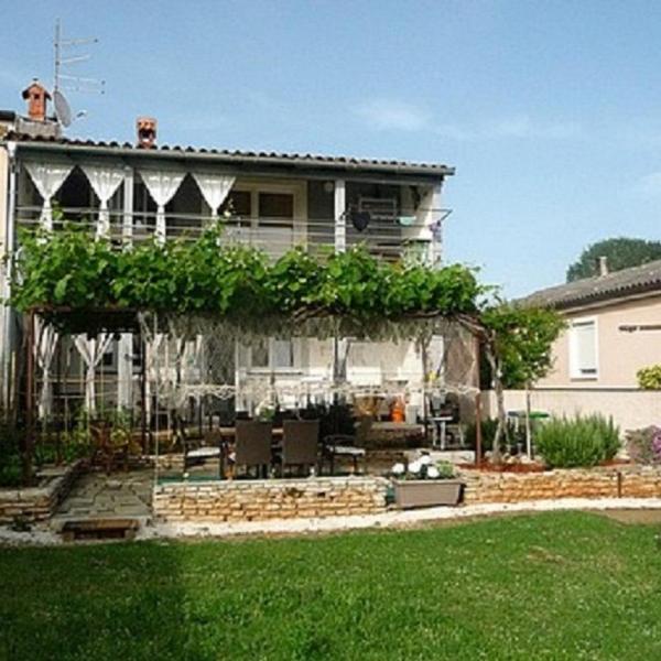 Apartment in Fažana with terrace, air conditioning, WiFi, washing machine (4957-1)