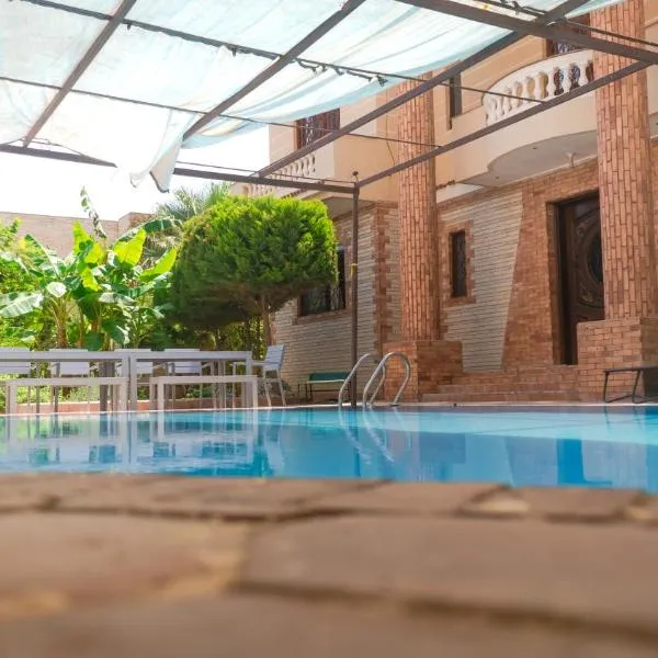 4 Bedroom superior family villa with private pool, 5 min from beach Abu Talat, hotel in Alexandria